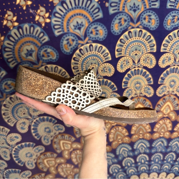 🦋5/20$🦋 lattice patterned sandals - Picture 2 of 9